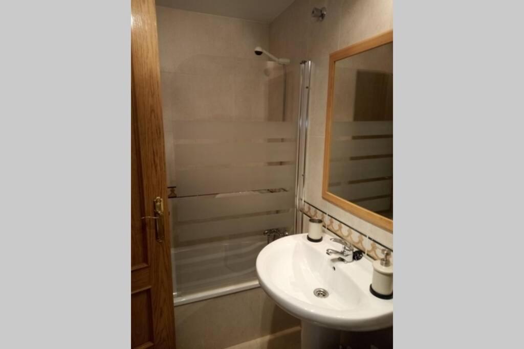 Apartamento El pisito de Rodrigo II  Ribadesella Exterior foto