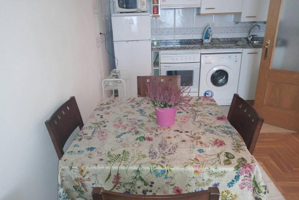 Apartamento El pisito de Rodrigo II  Ribadesella Exterior foto